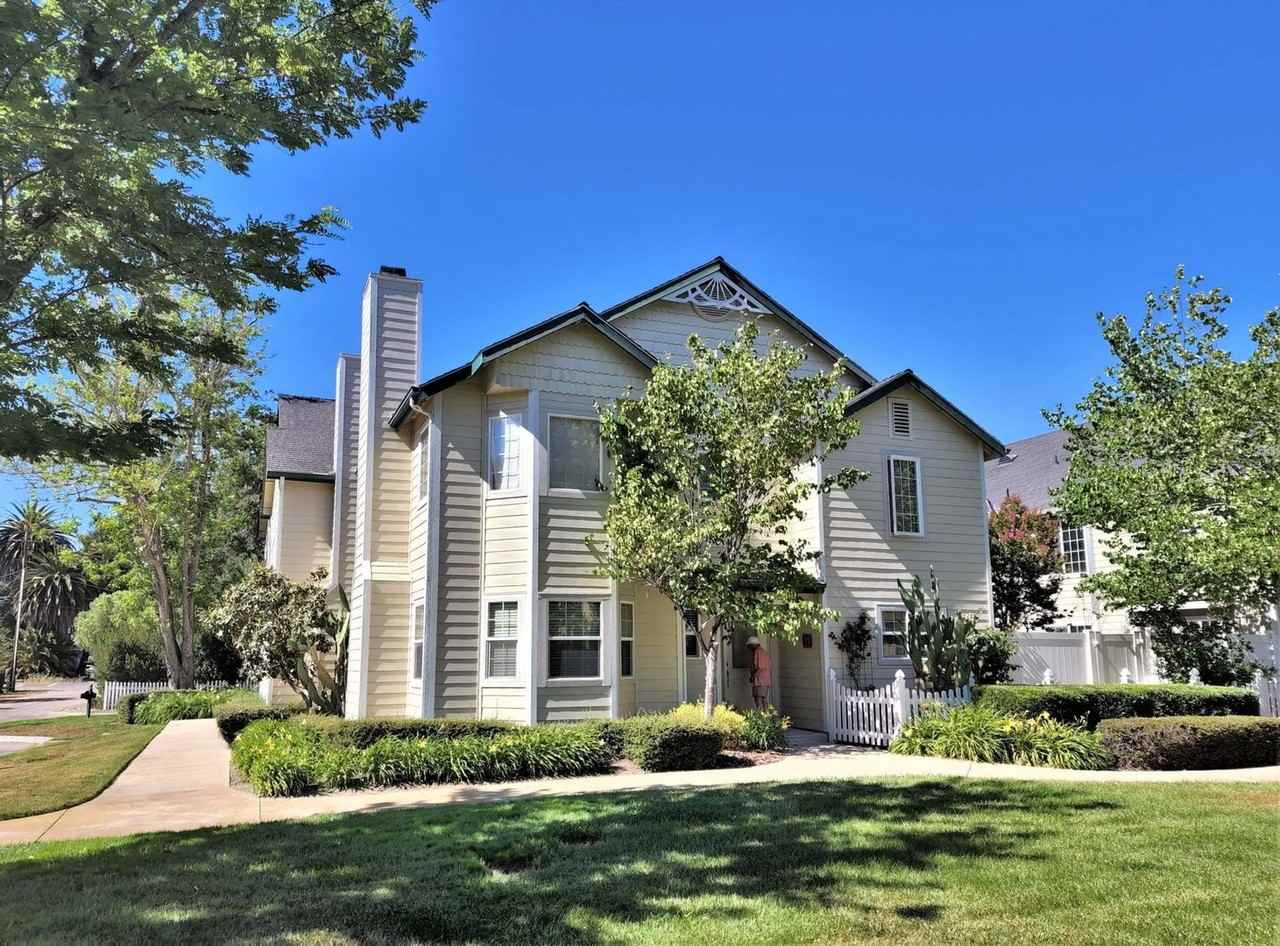 304 Wickenden St - Photo 2 of 28