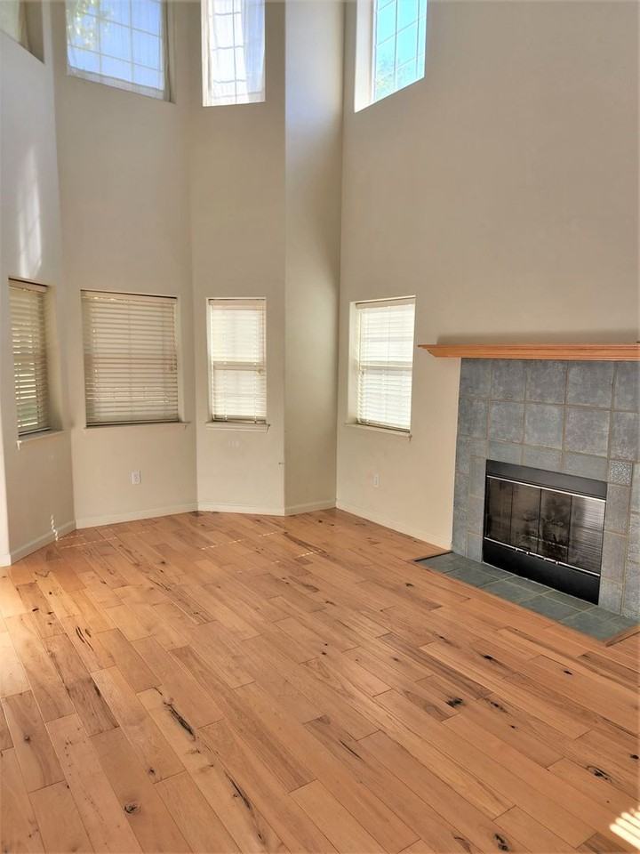 304 Wickenden St - Photo 3 of 28