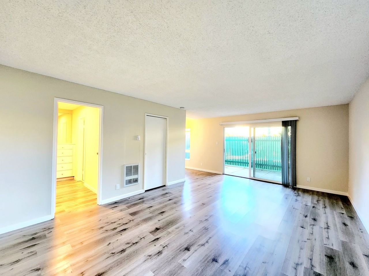 932 Peninsula Ave #102 - Photo 3 of 30