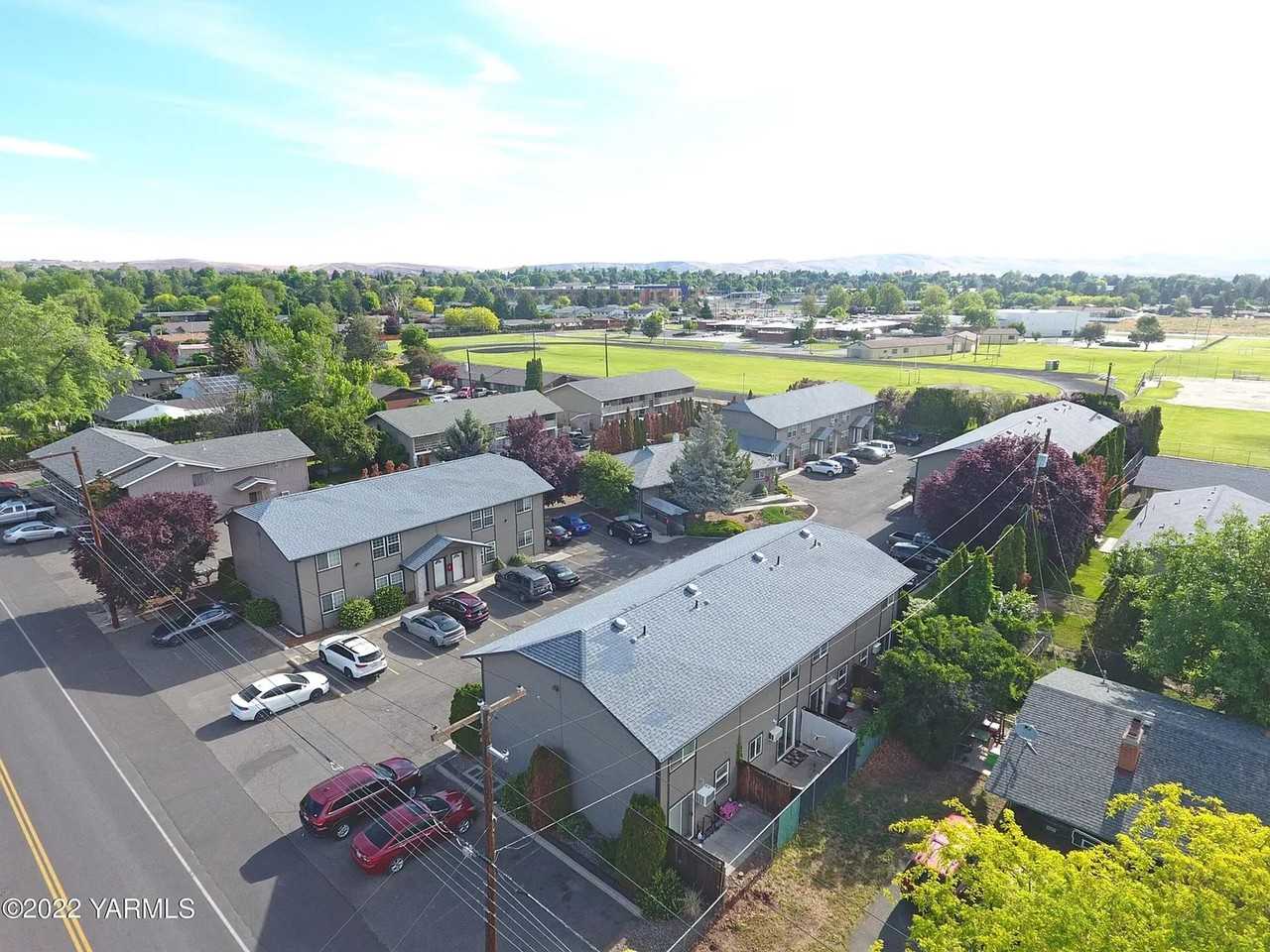 The 48th St Apartments - Photo 4 of 7