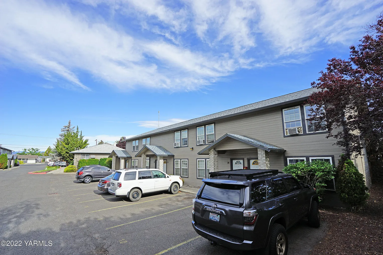 The 48th St Apartments - Photo 3 of 7