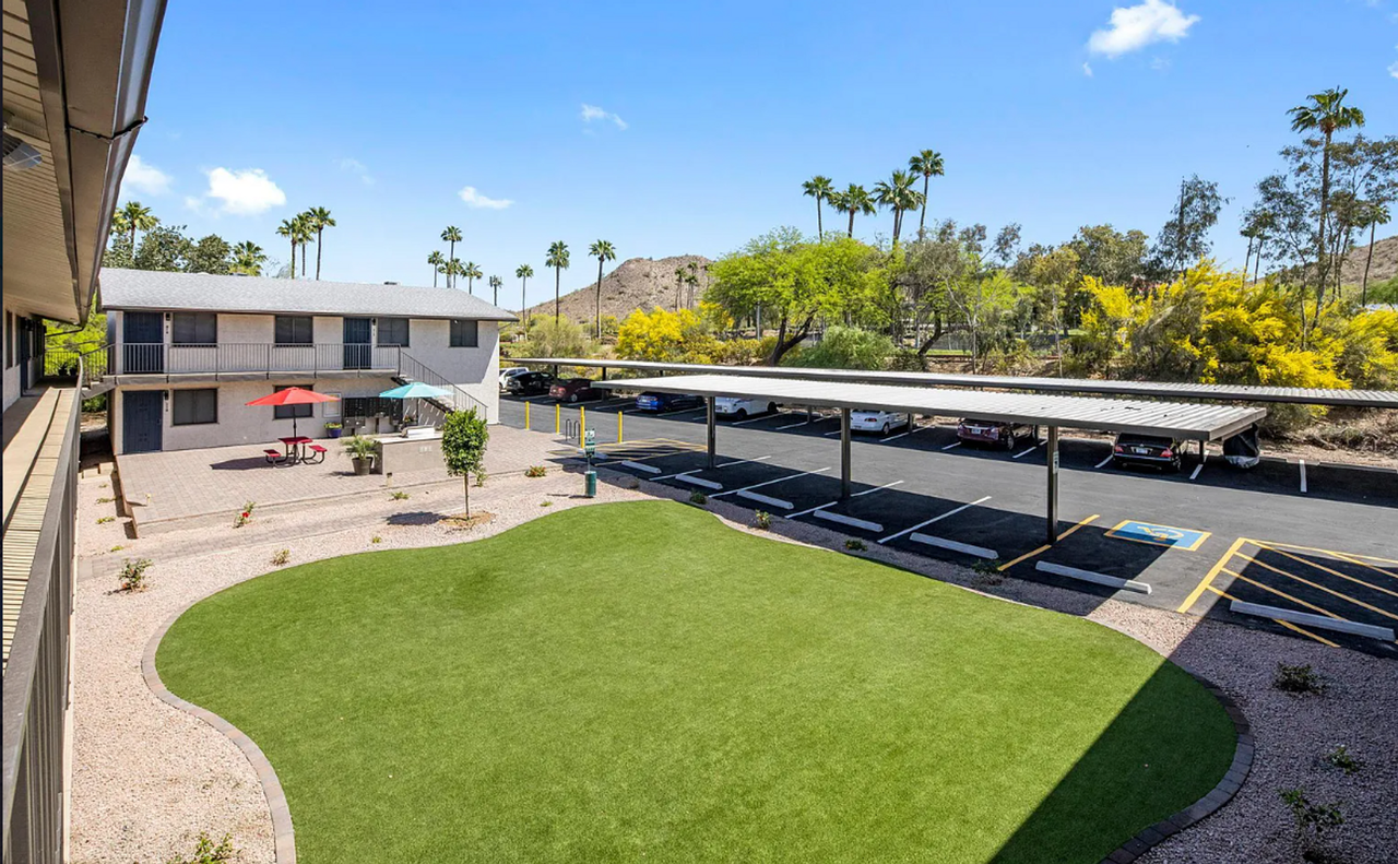 2216 E Eugie Ter #105 - Photo 3 of 7