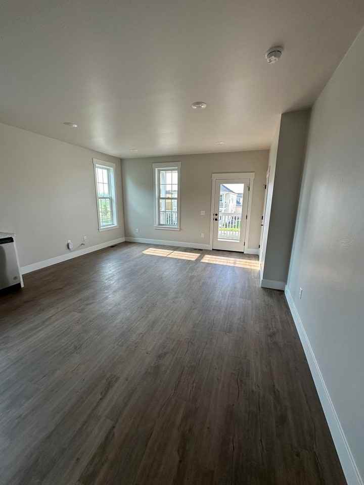6029 Elysian - Photo 2 of 12