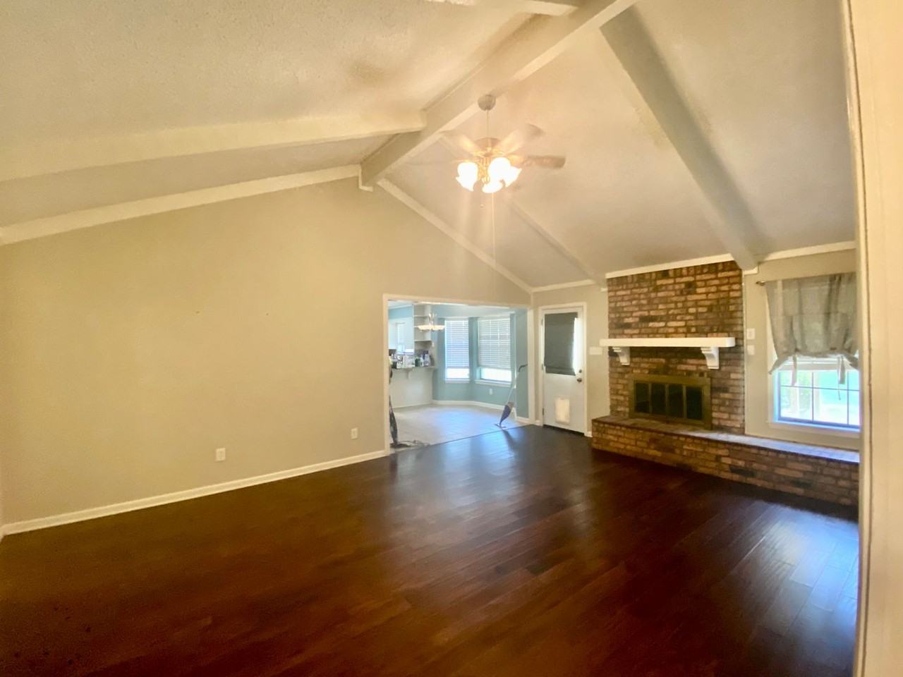 8509 Woodhill Ln - Photo 5 of 35