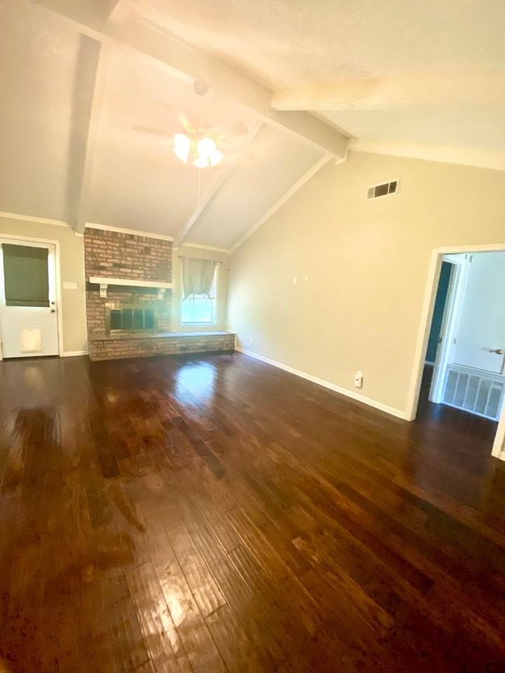 8509 Woodhill Ln - Photo 6 of 35