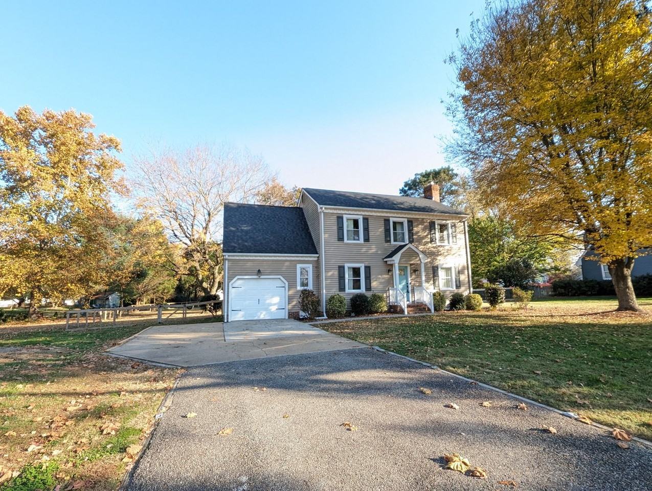 242 Loch Haven Dr - Photo 2 of 22