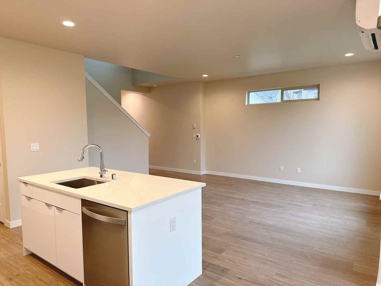 613 Venture Way - Photo 3 of 14