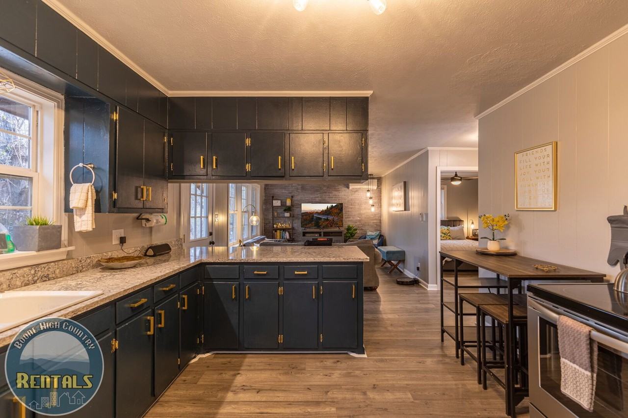 145 Tilley Rd - Photo 4 of 15