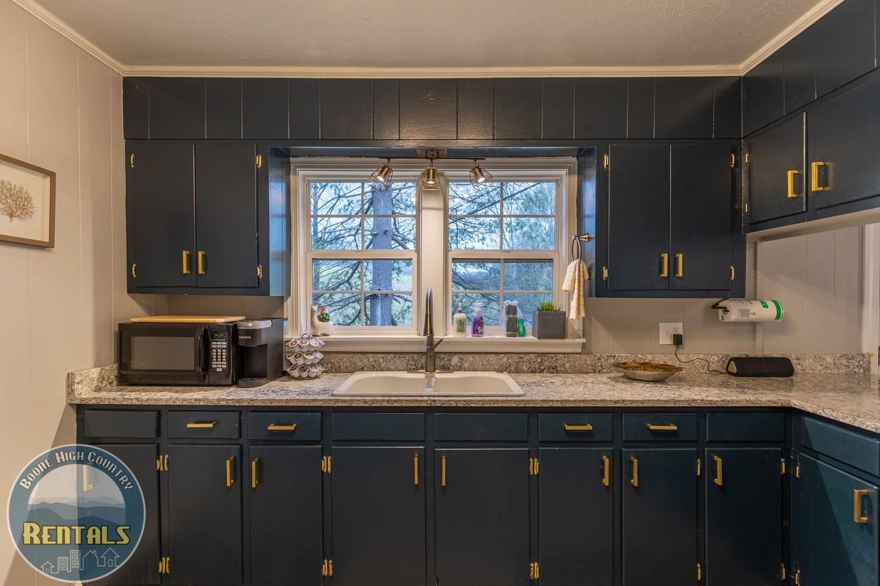 145 Tilley Rd - Photo 5 of 15