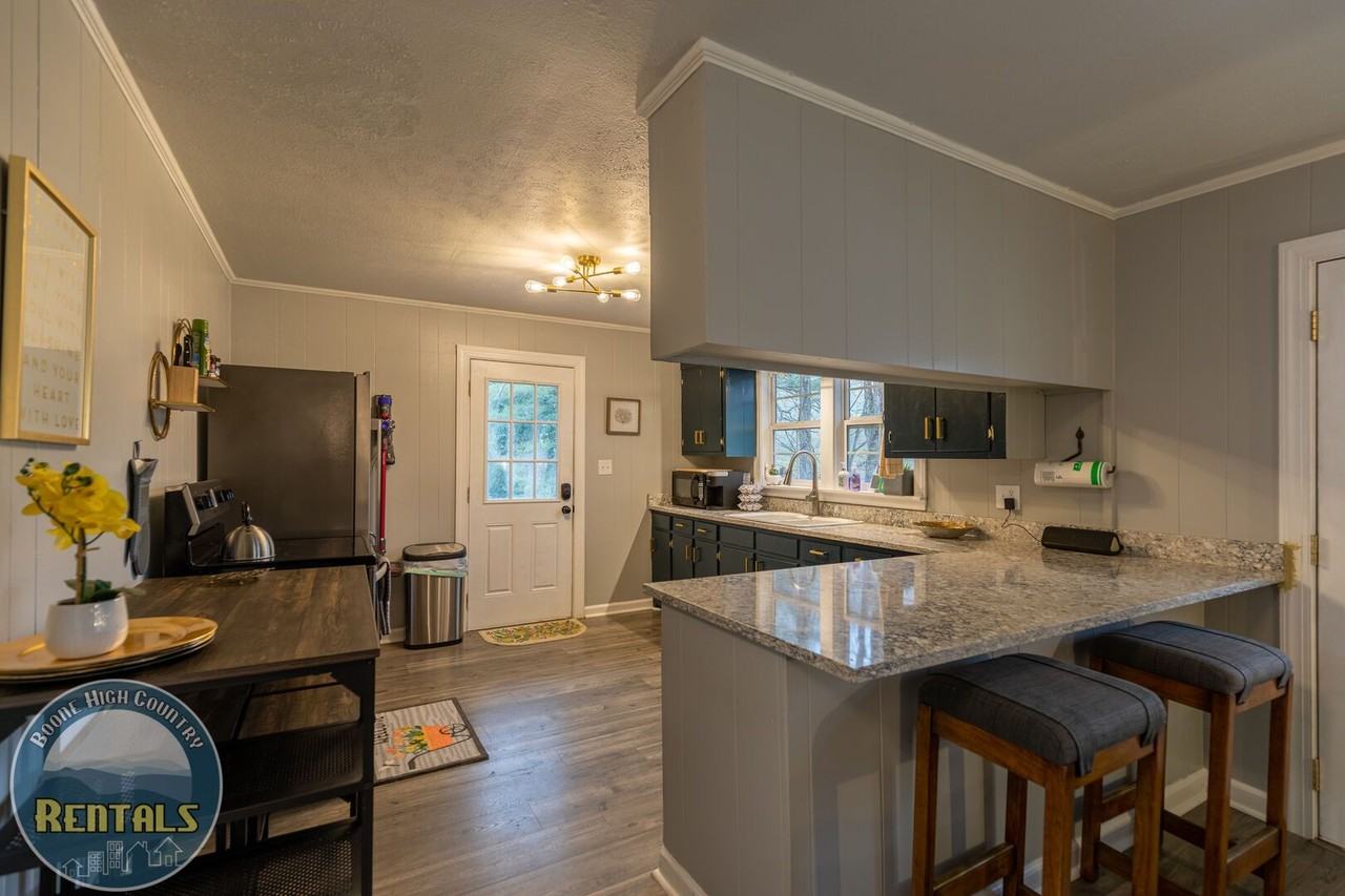 145 Tilley Rd - Photo 6 of 15