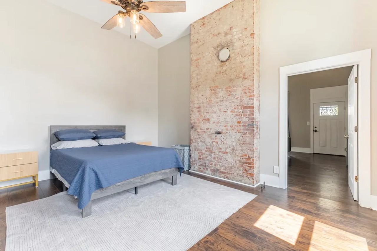 1046 Charles St - Photo 5 of 23