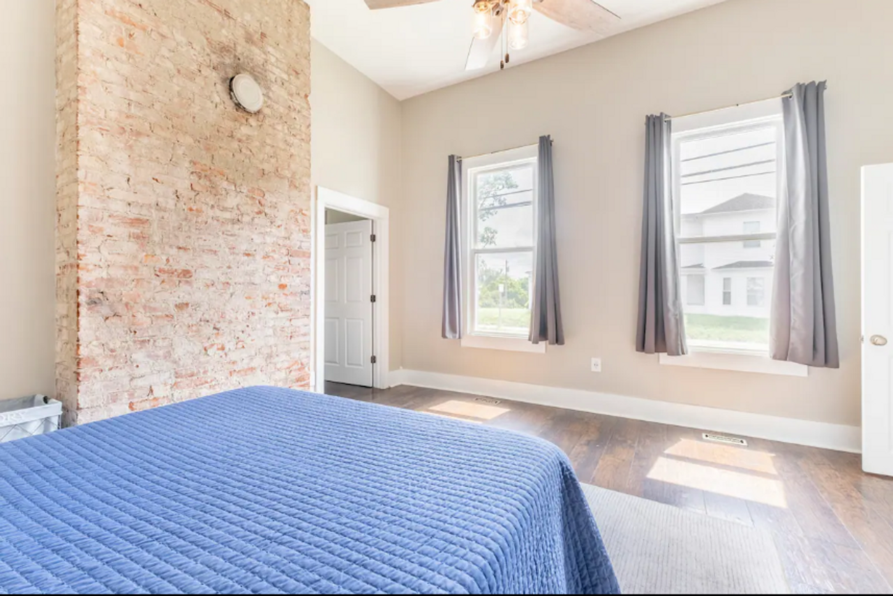 1046 Charles St - Photo 6 of 23