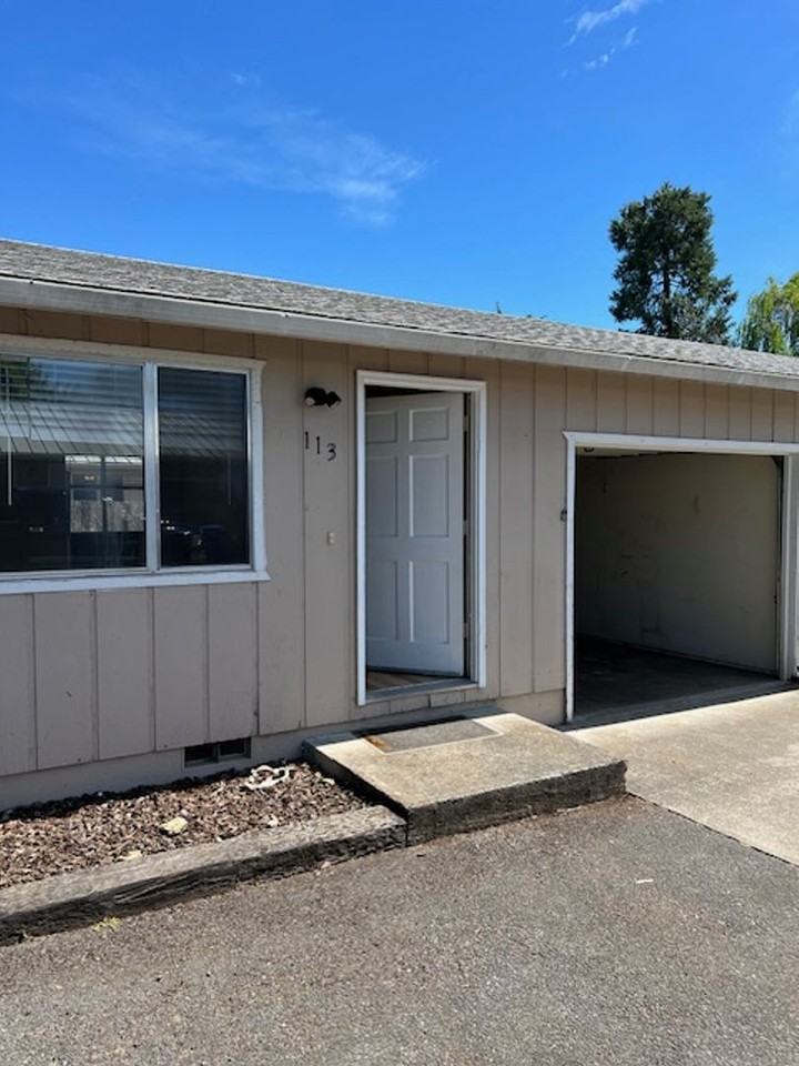 113-115 EDITH - Photo 3 of 19