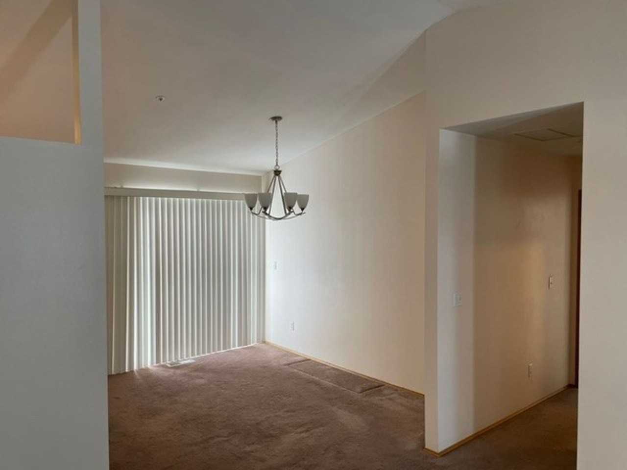 2442 Highland View Dr - Photo 5 of 6