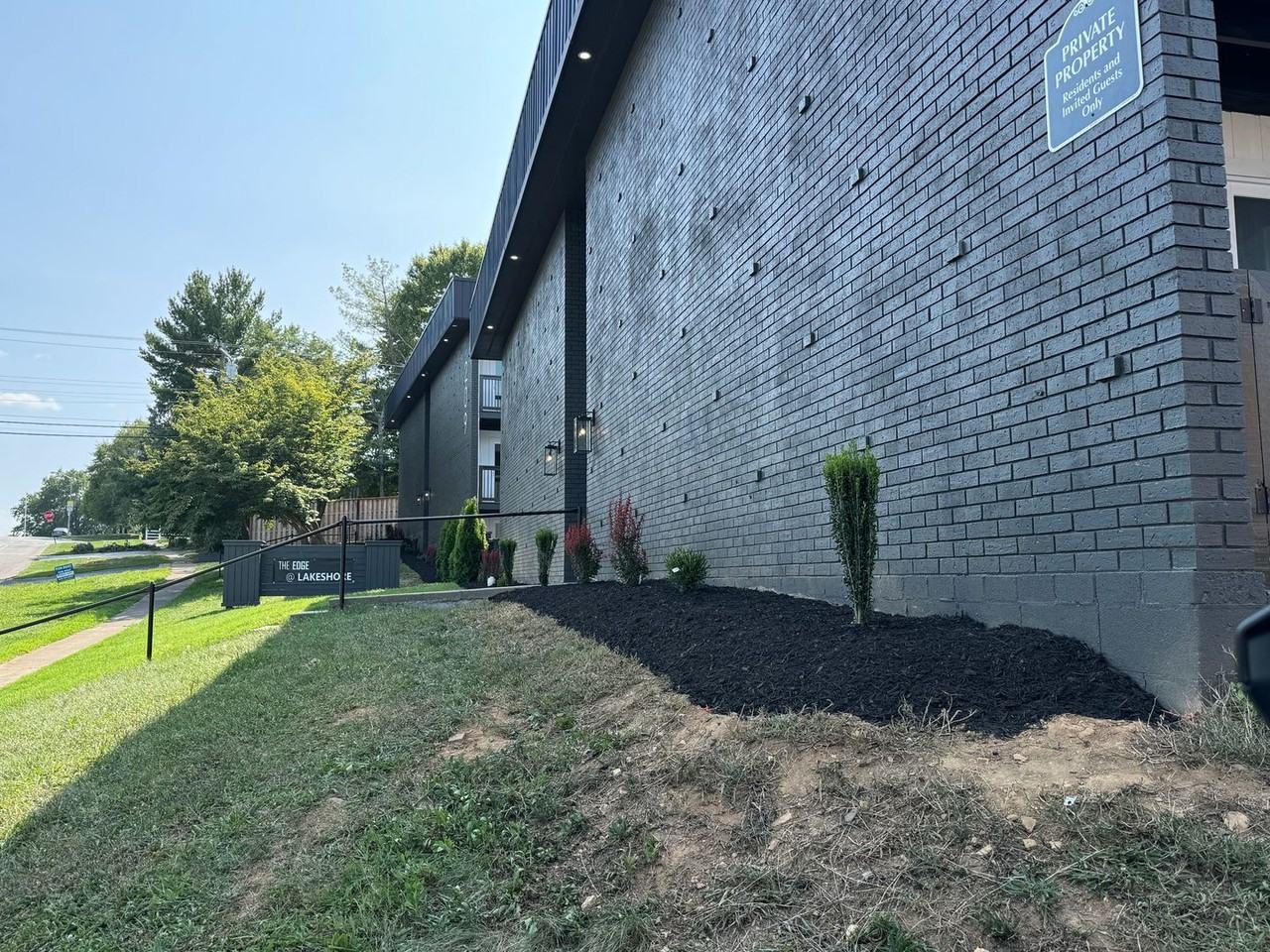 201 Lakeshore Dr - Photo 2 of 48