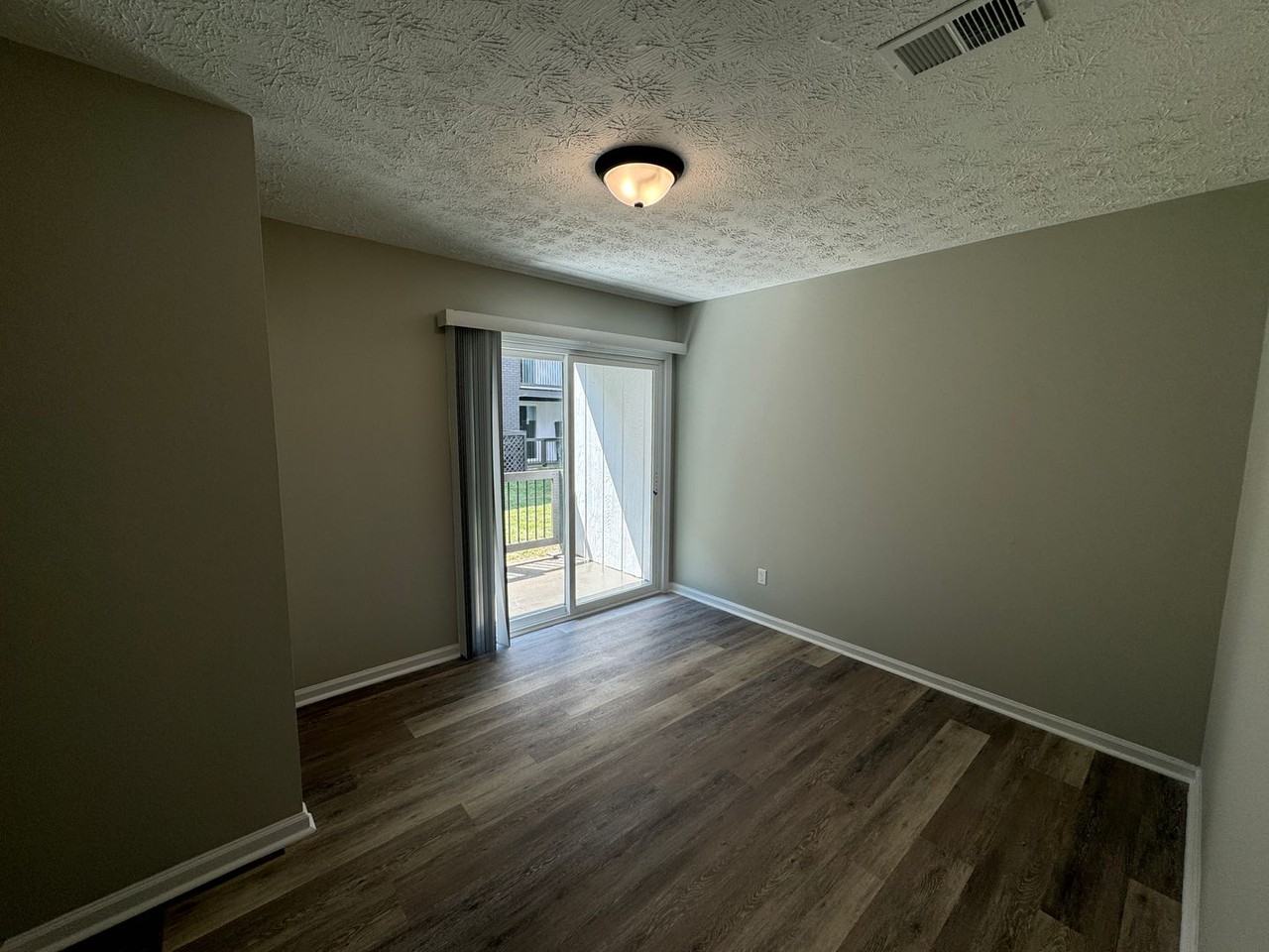 201 Lakeshore Dr #3 - Photo 3 of 35