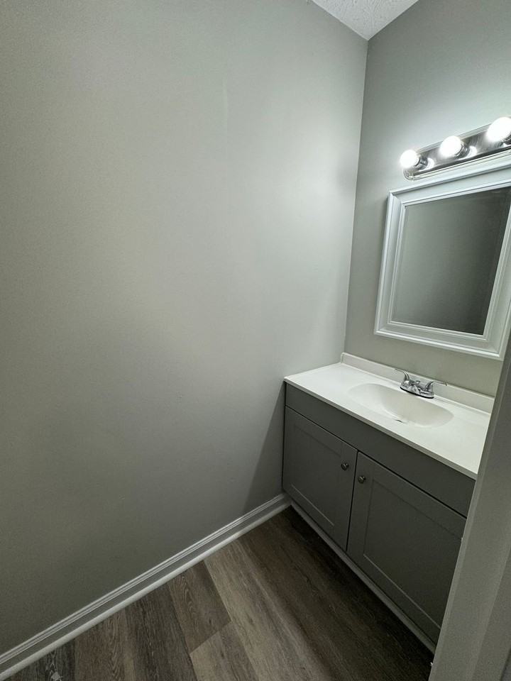 201 Lakeshore Dr #3 - Photo 7 of 35