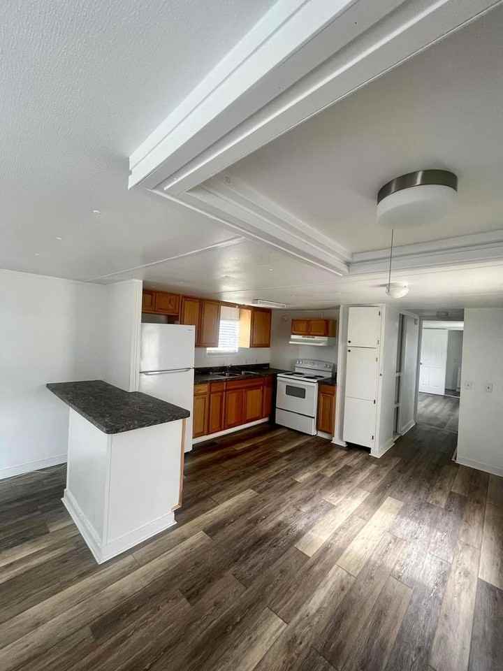 2 Pin Oak Ln - Photo 3 of 7