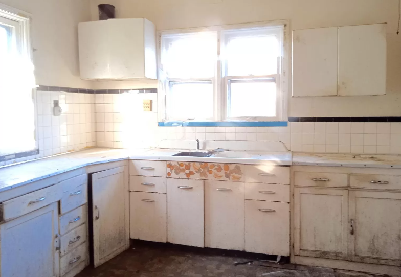 6105 Margaret Ave - Photo 2 of 3