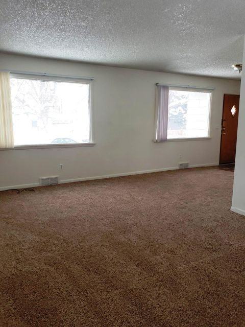 516 Avenue E - Photo 2 of 6