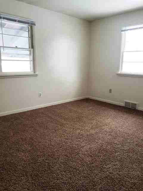 516 Avenue E - Photo 5 of 6