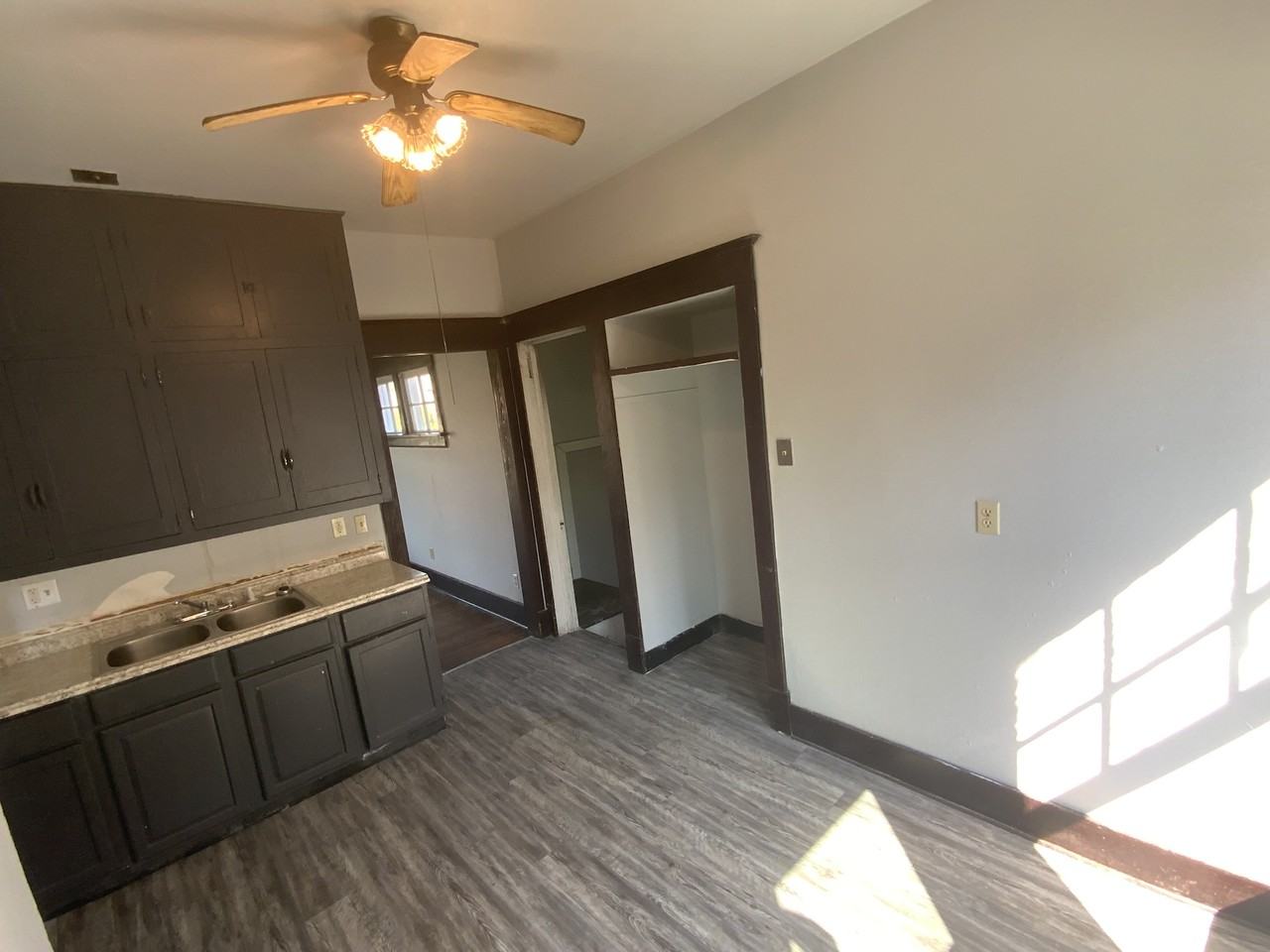 1003 E Main St #NA - Photo 6 of 19