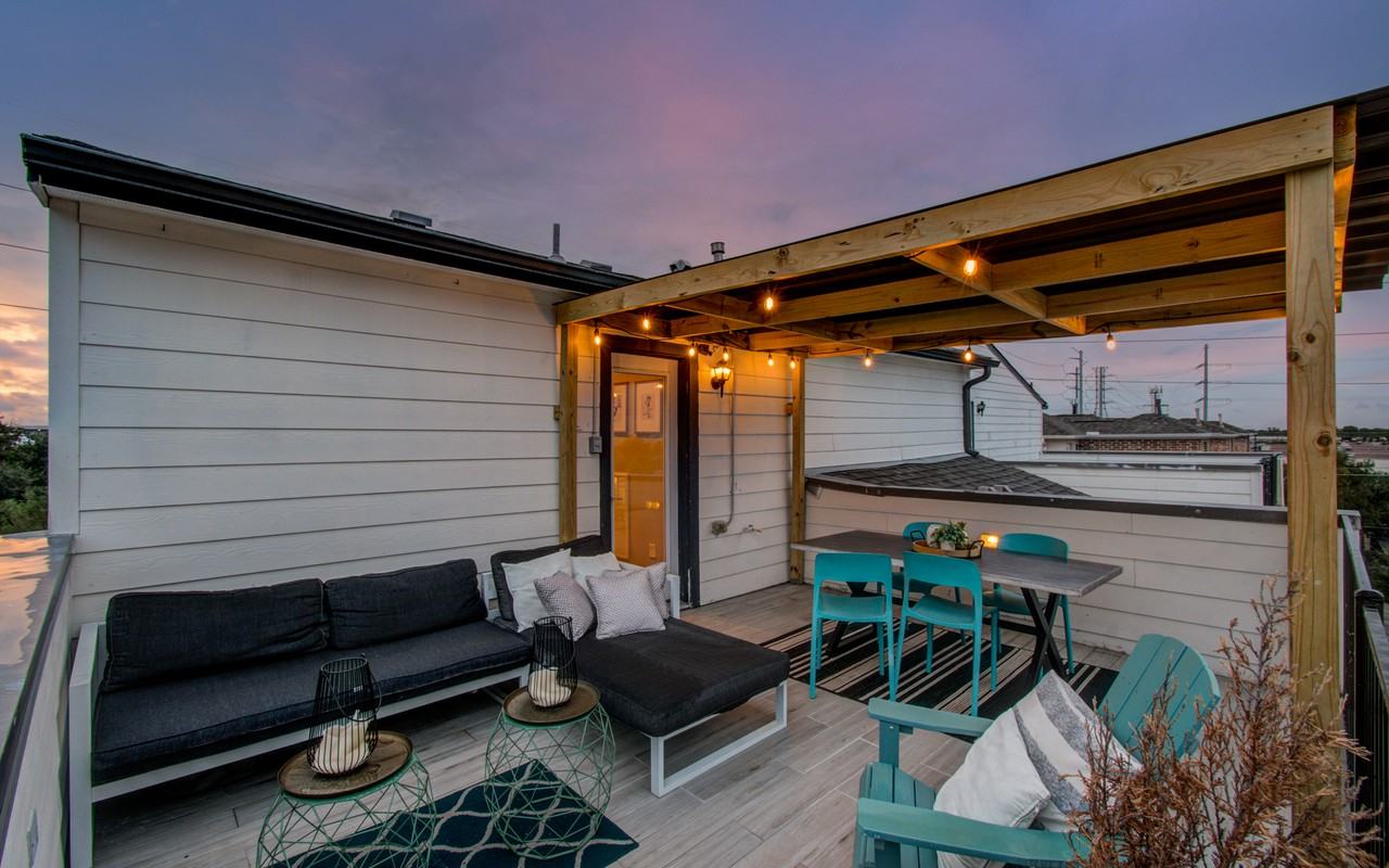 2018 Crockett St #2018 - Photo 2 of 43