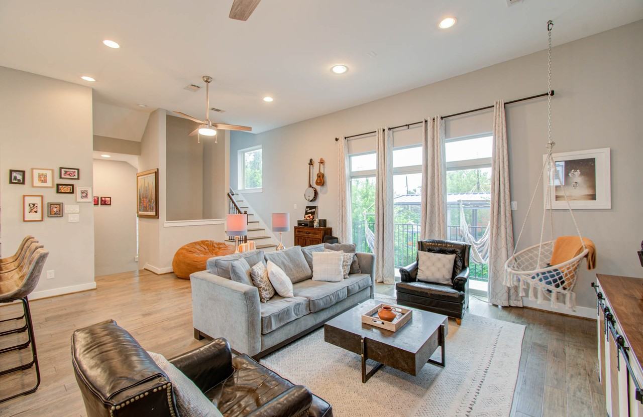 2018 Crockett St #2018 - Photo 7 of 43