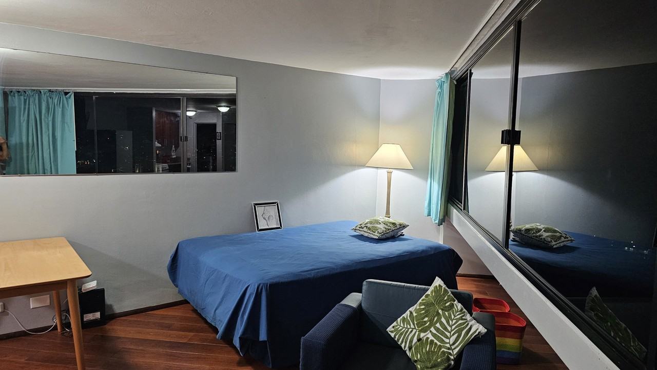 1700 Ala Moana Blvd #PH1 - Photo 3 of 20