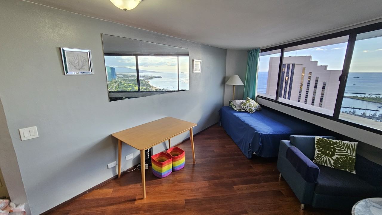 1700 Ala Moana Blvd #PH1 - Photo 7 of 20