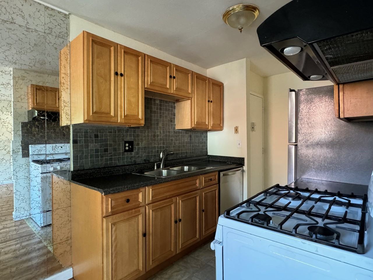 25 Regency Park Dr #25 - Photo 2 of 16