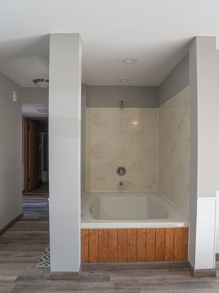 (27) 195 E. 16th Avenue - Photo 7 of 38