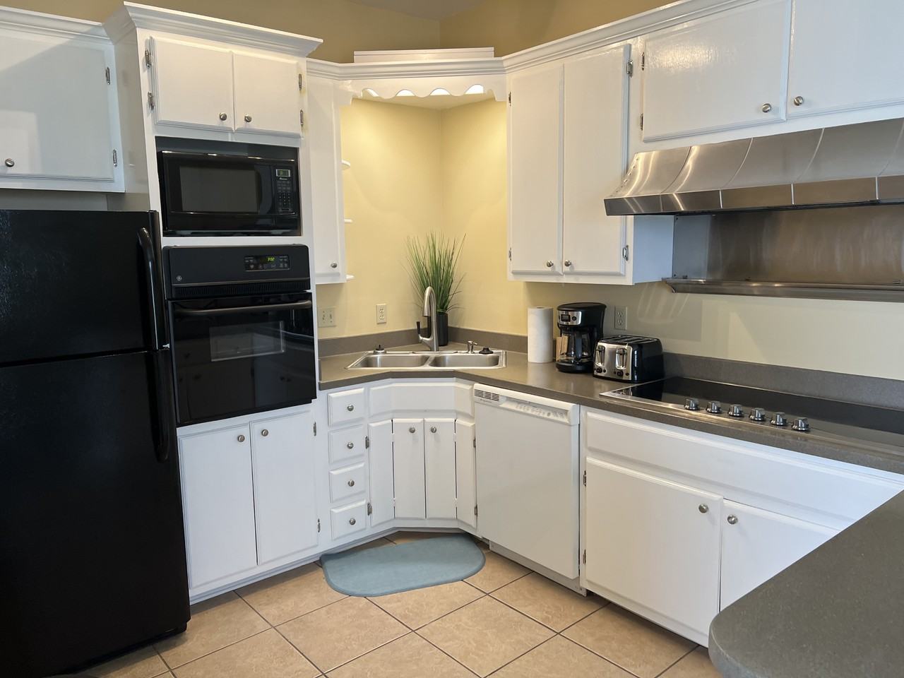 105 S Mclemore Ave #1 - Photo 2 of 27