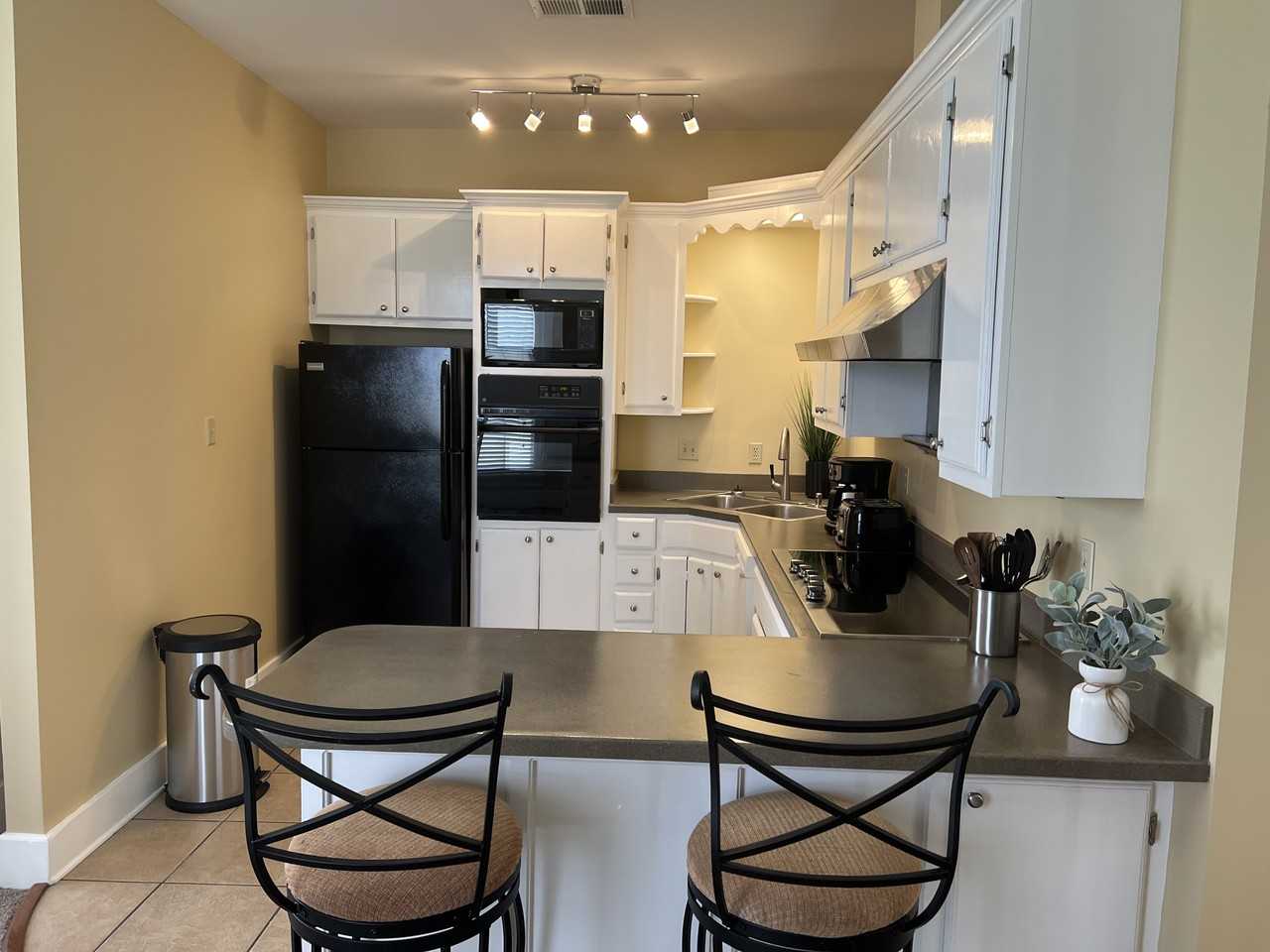 105 S Mclemore Ave #1 - Photo 3 of 27