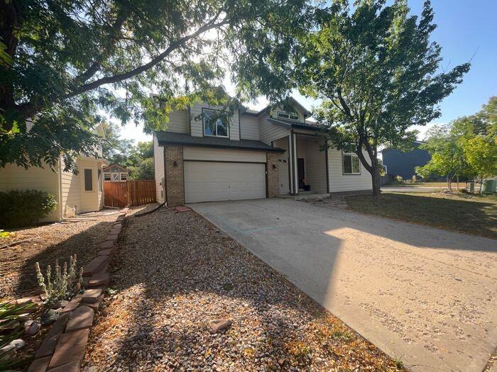 2637 Cedarwood Dr - Photo 2 of 30