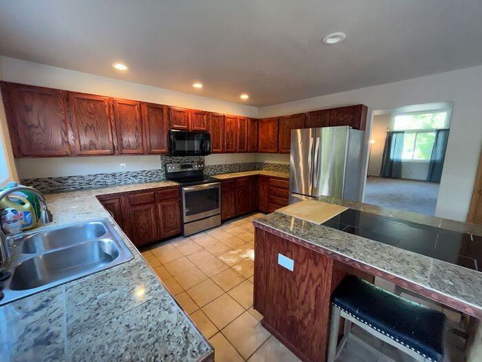 2637 Cedarwood Dr - Photo 3 of 30