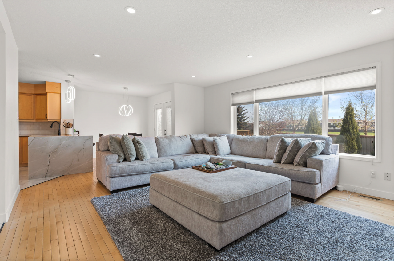 7094 Wascana Cove Drive - Photo 3 of 15