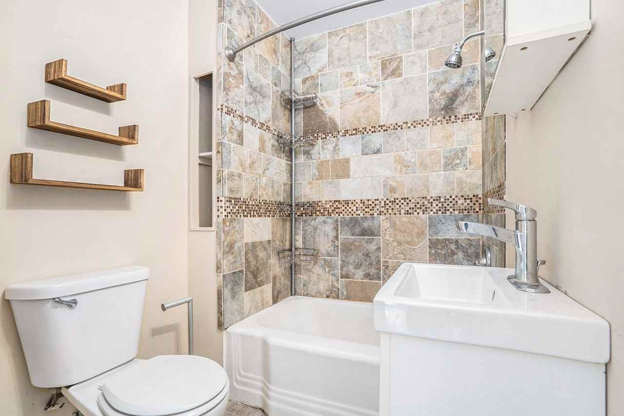 826 Washburn Ave - Photo 6 of 22