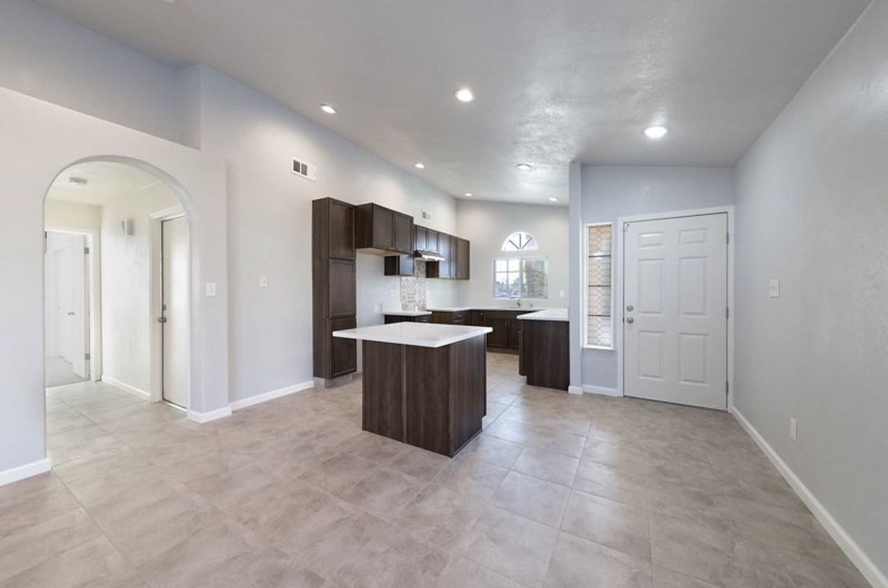 6118 Autumn Crest Dr - Photo 3 of 12