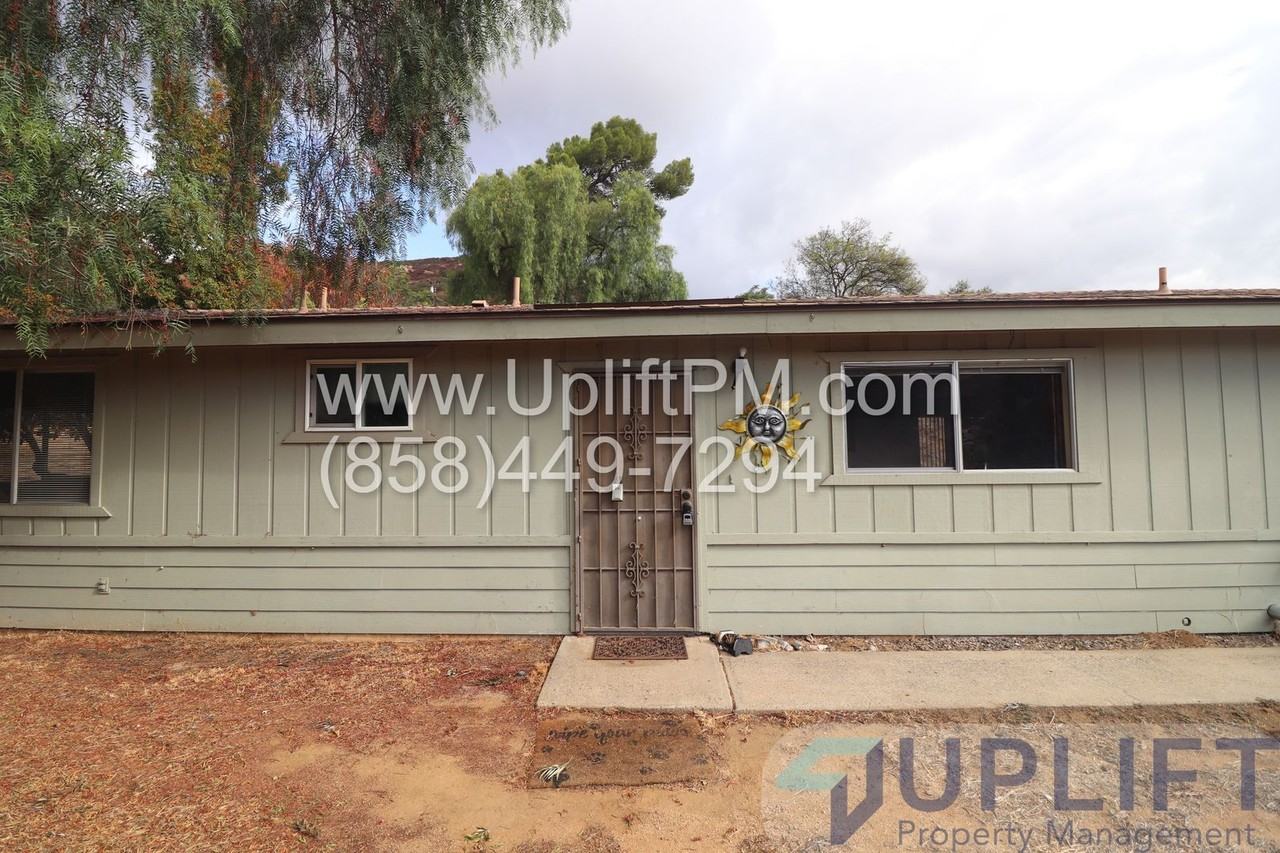 622 Snowden Pl - Photo 3 of 21