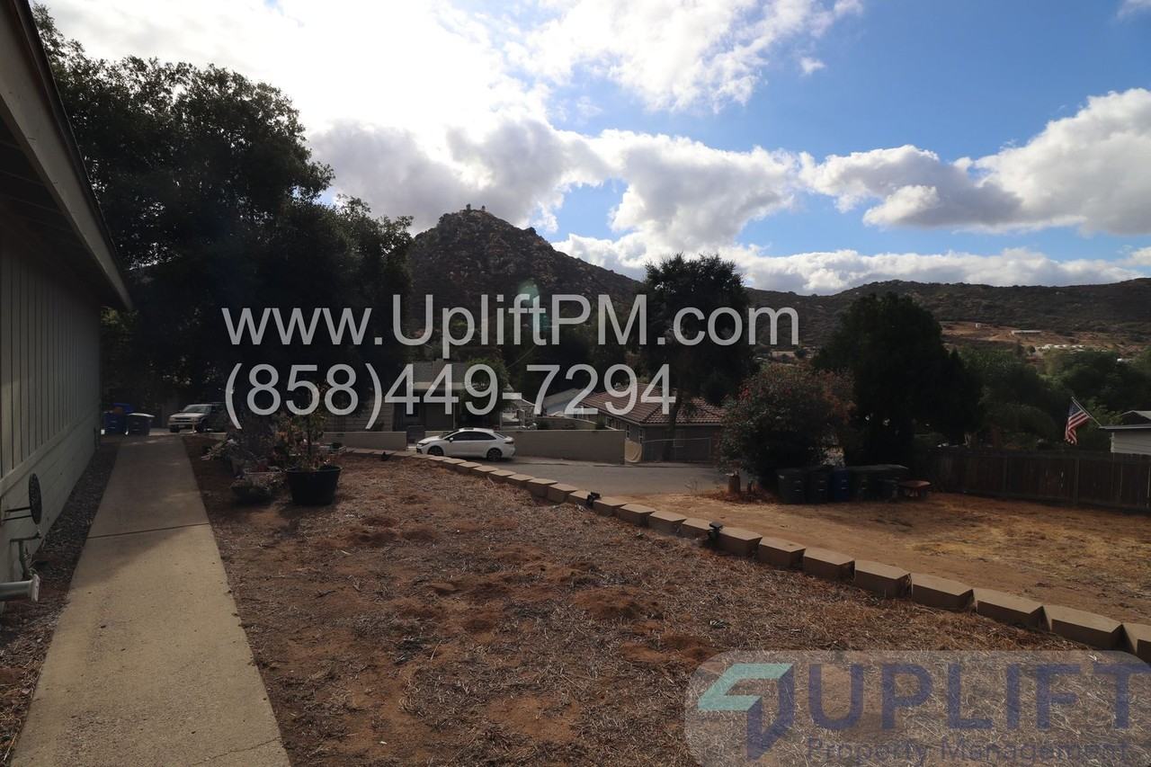 622 Snowden Pl - Photo 2 of 21