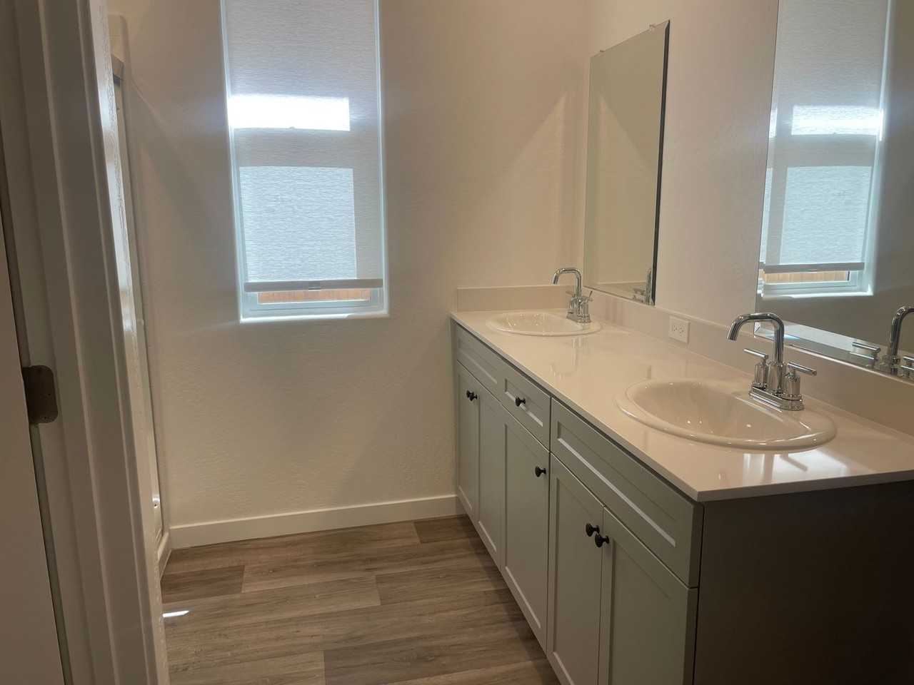 2780 N Jason Ave - Photo 4 of 7