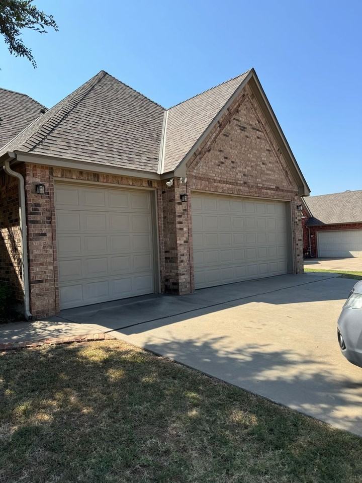 3216 Summit Bnd - Photo 2 of 42