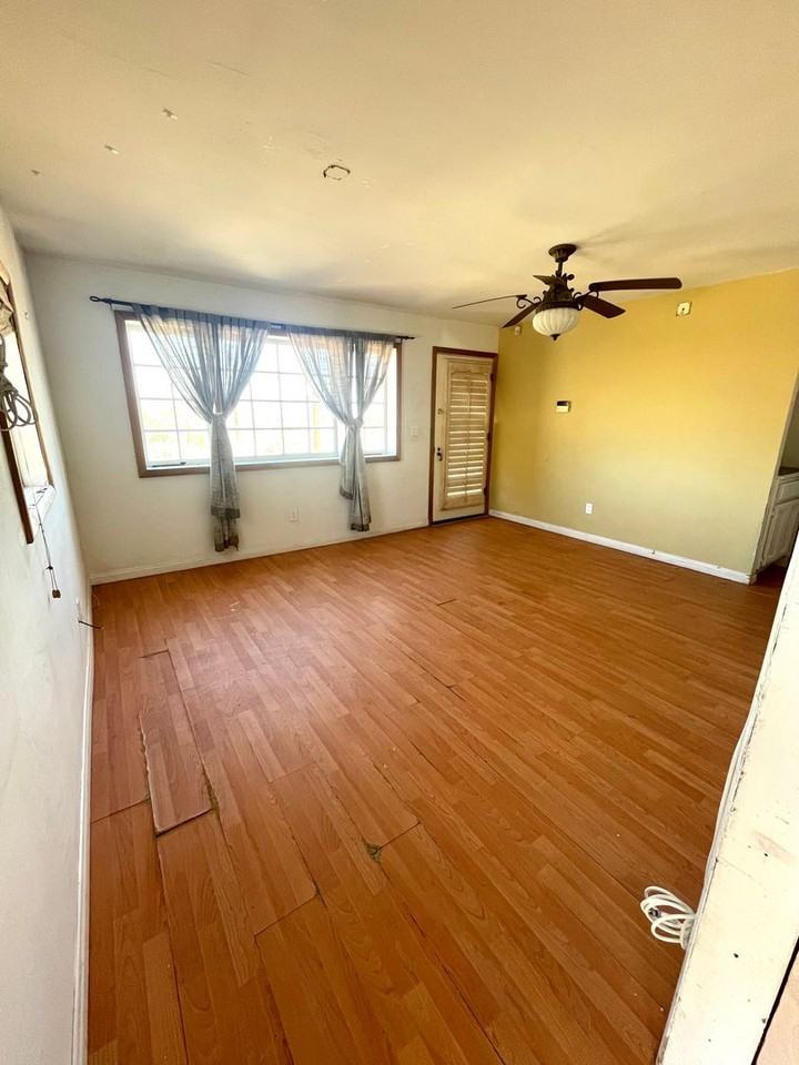 6535 Bullion Ave - Photo 3 of 11