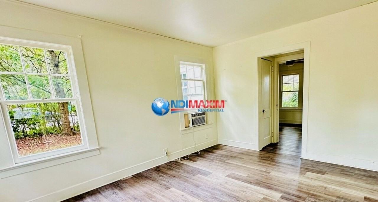 2998 Memorial Dr Se - Photo 2 of 9