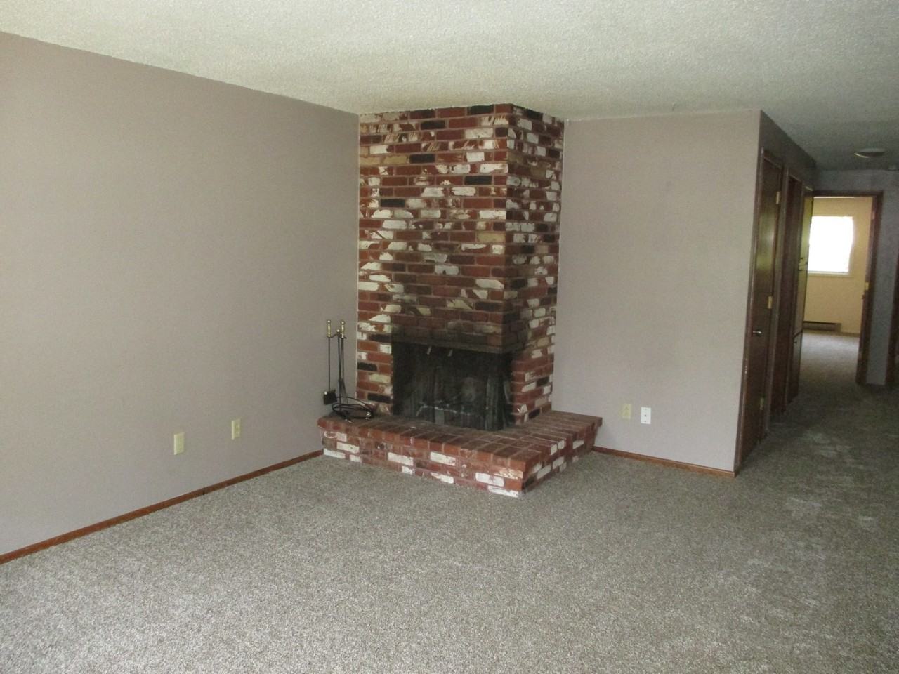 2785 High St Se - Photo 4 of 11