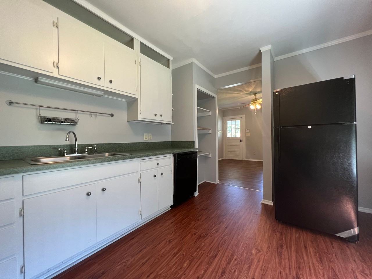 363 Pine St - Photo 3 of 10
