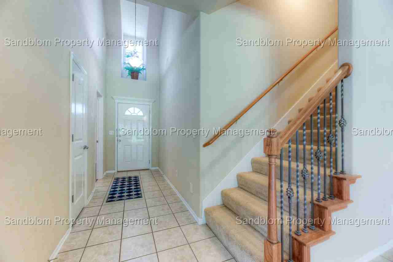 11716 S Willow Pl - Photo 3 of 37