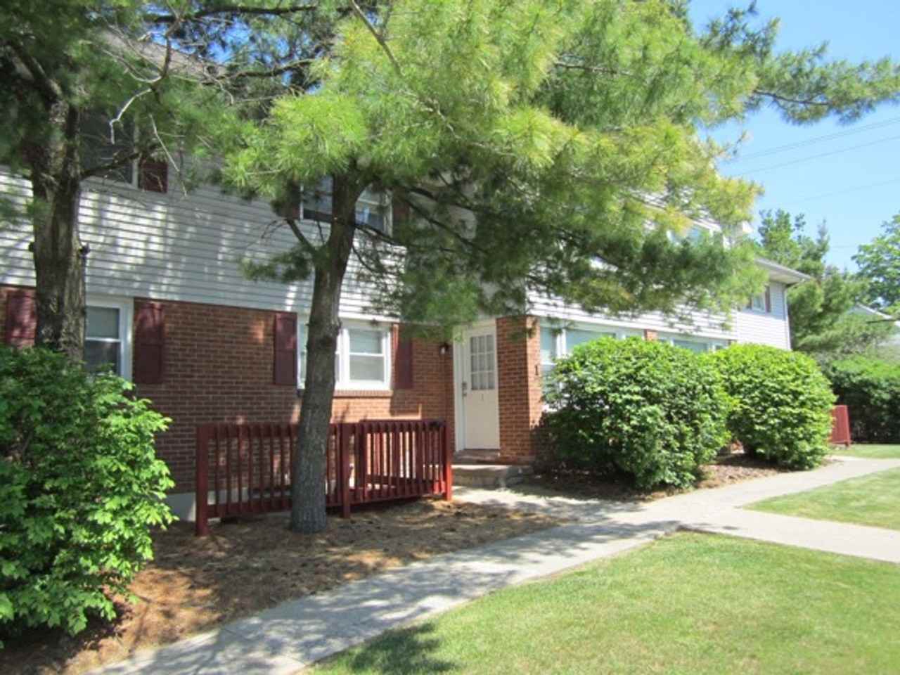 225 219-221-223-225 Waupelani Dr. - Photo 3 of 36