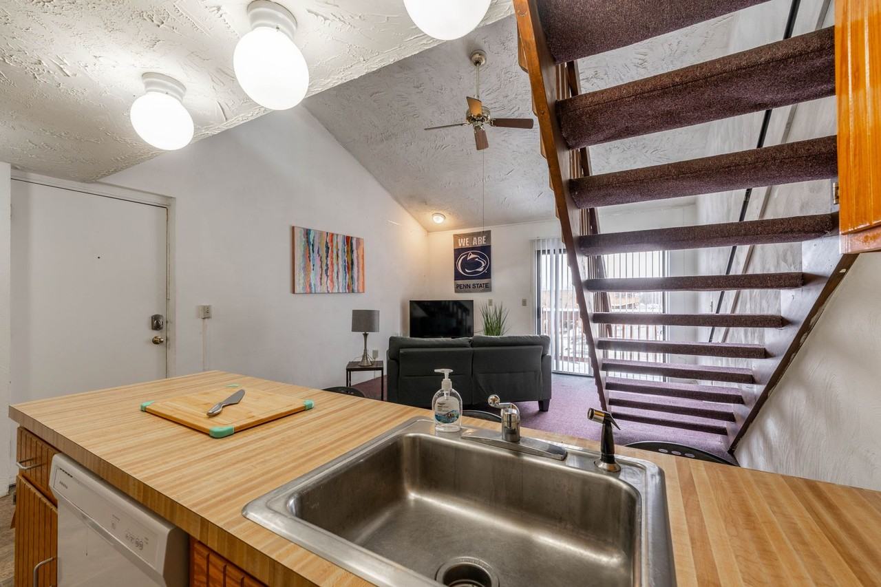 THE LOFTS - Photo 3 of 50